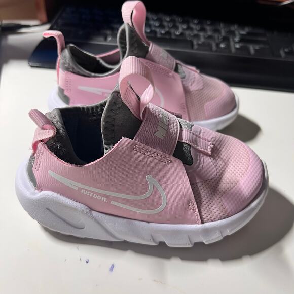 Nike Flex Runner 2 Toddler Girls Slip On Running Sneakers Size 7C Athletic Shoes - Picture 1 of 8